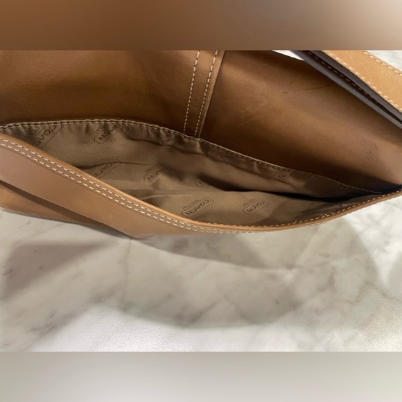 COACH adjustable shoulder bag - Picture 6 of 9